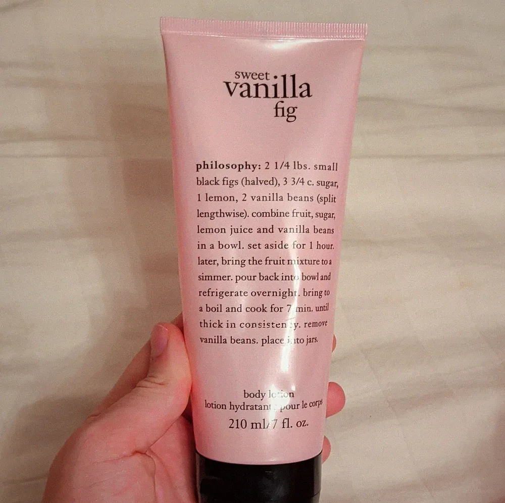 Philosophy Sweet Vanilla Fig Hydrating Body Lotion 210ml for Dry Skin Daily Use